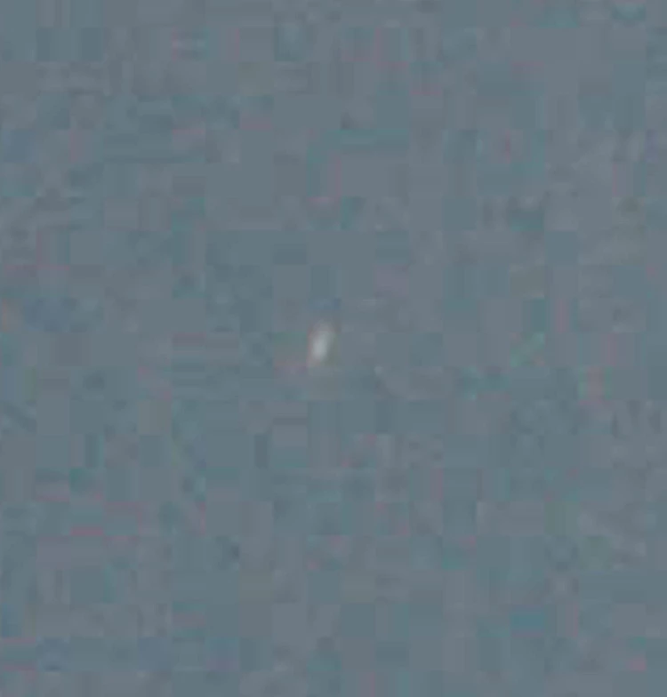 Ovaalvormige UFO op NASA-ruimtefoto, Apollo 9 -1969 - zonder kleurzweem uitvergroot